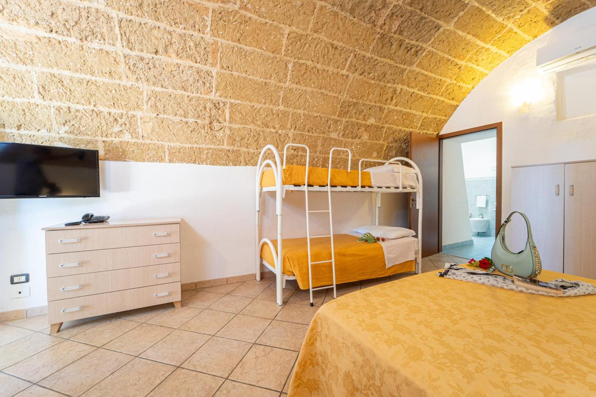 Hotel Masseria Le Pajare Presicce Exterior photo